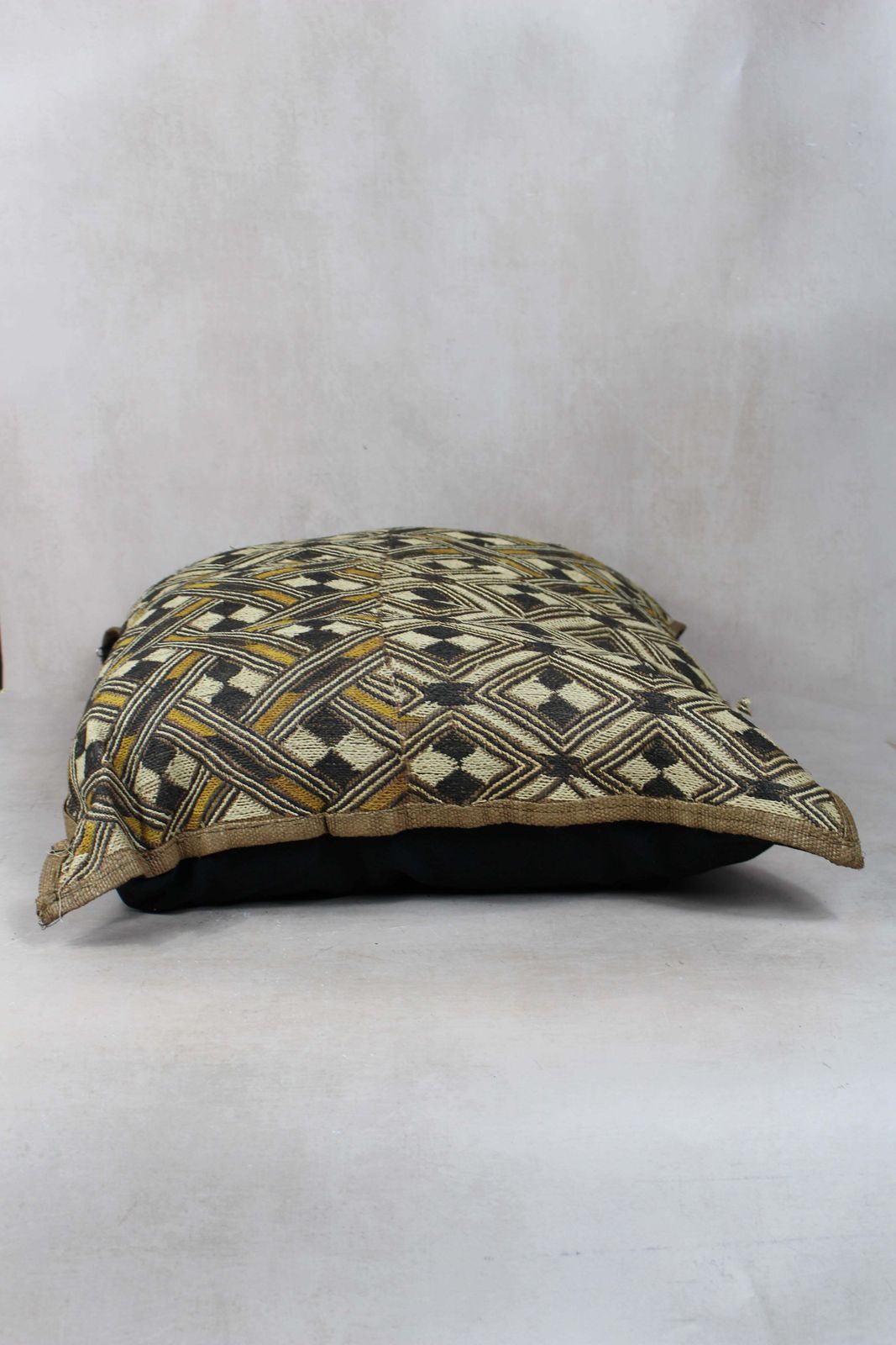 Vintage Showa Cloth Cushion   25.9 photo for sale