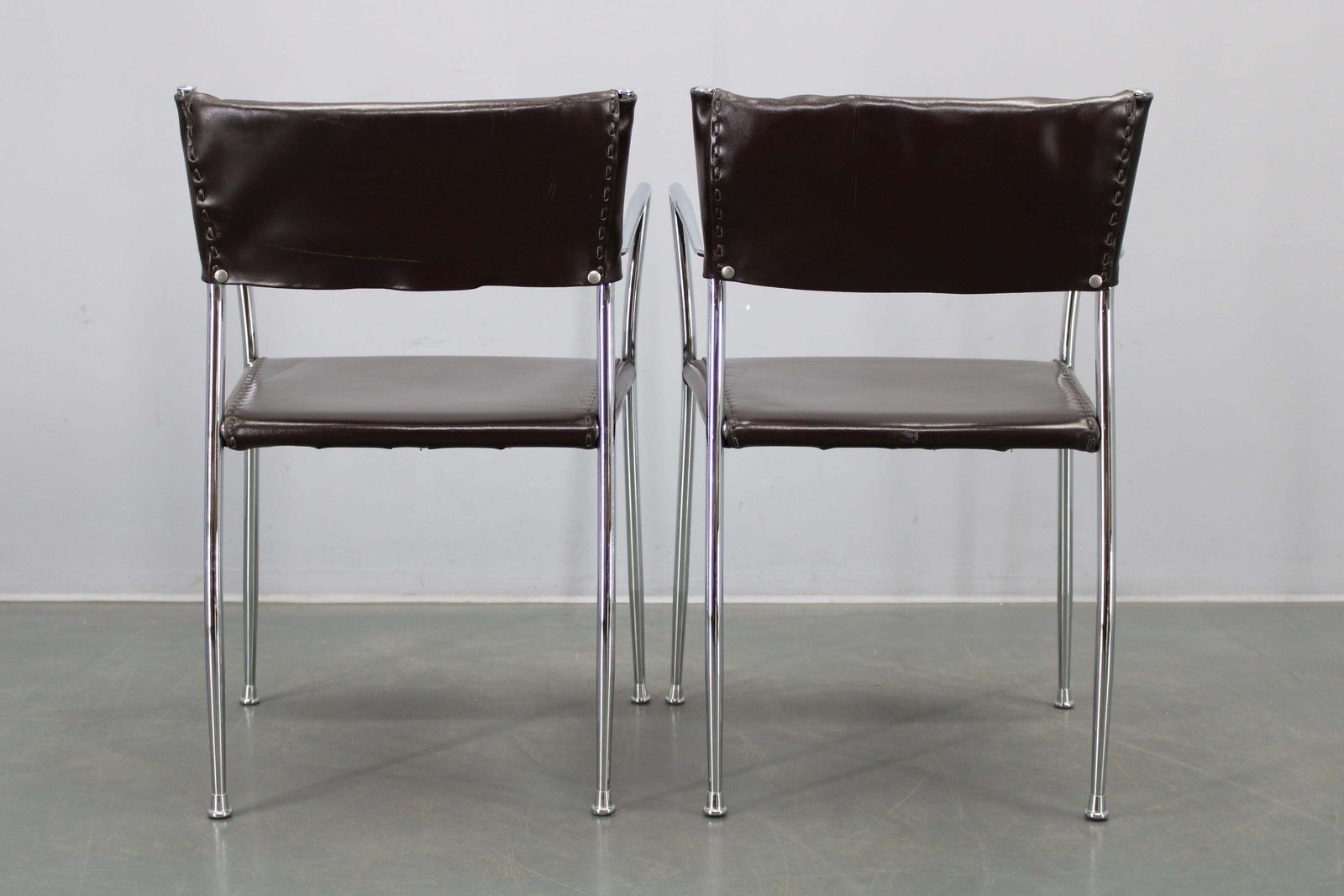 photo vinterior Set Of Six Italian Leather And Chrome Armchairs By Arper