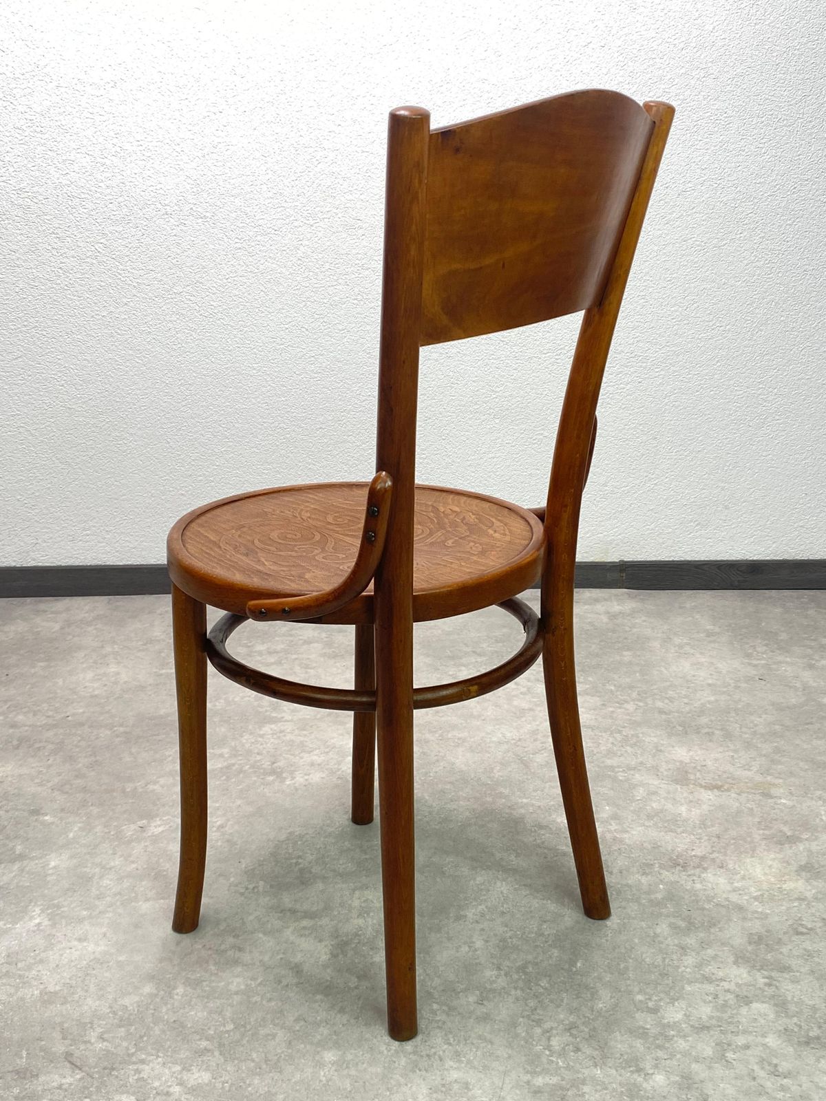 Set Of 4 Dining Room Chairs By Thonet Mundus photo 2302.0