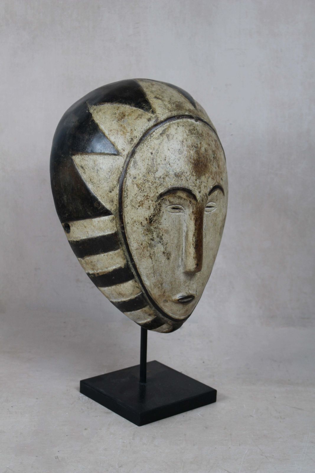 Kwele Pibibuze Mask   199.1, Minimalist photo for sale