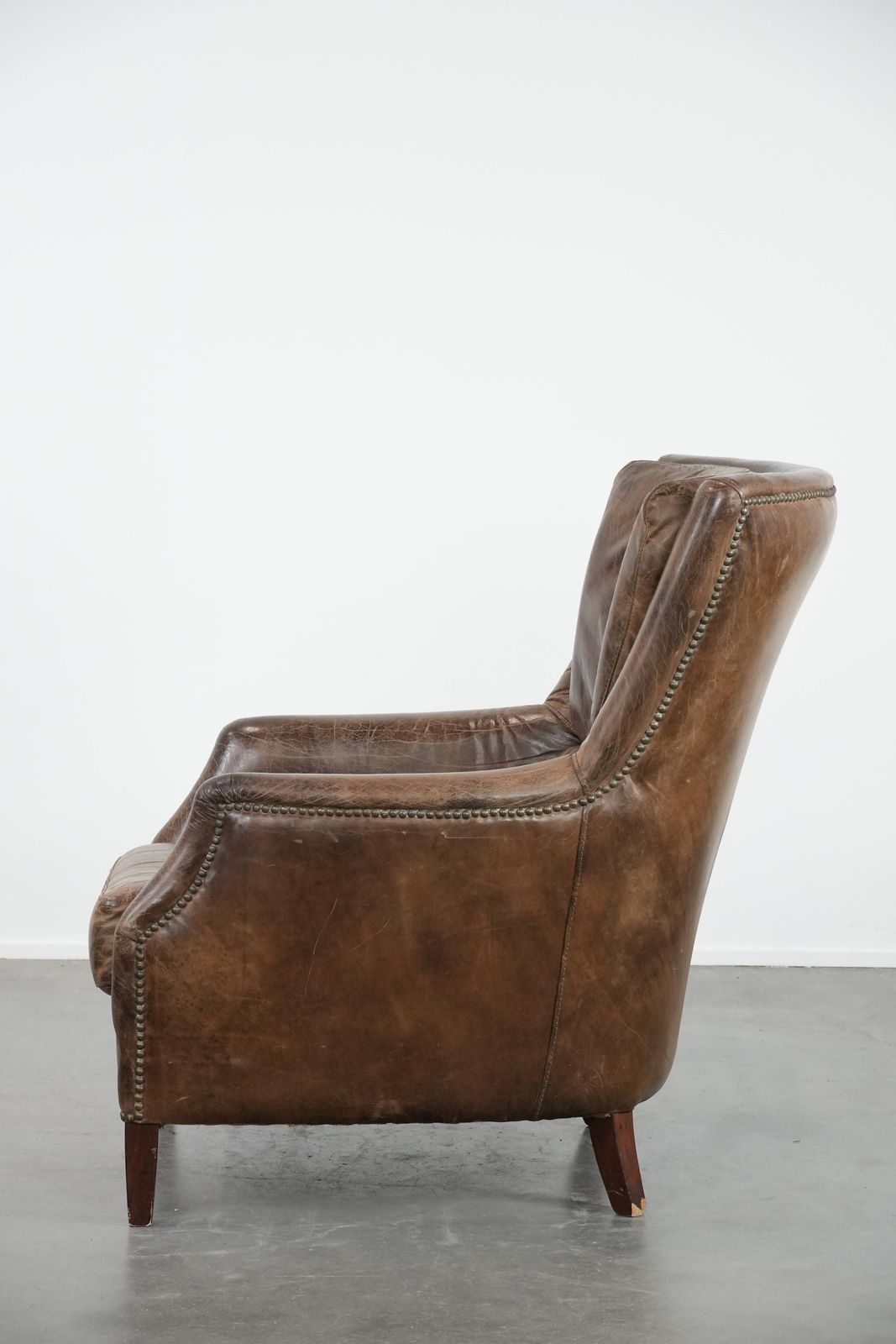 Karaktervolle En Zeer Comfortabele Vintage Fauteuil Van Koeienhuid Met Mooie, Opvallende Kleuren photo 678.0