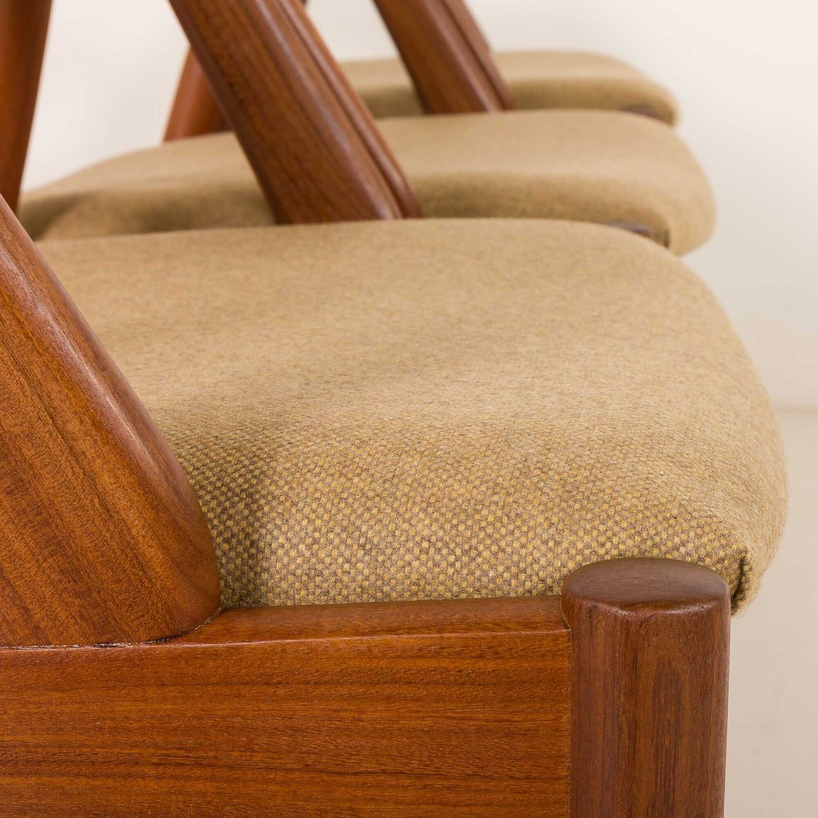 2993.0 Kai Kristiansen Model 31 Chairs, Set Of 6, Denmark 1960s photo