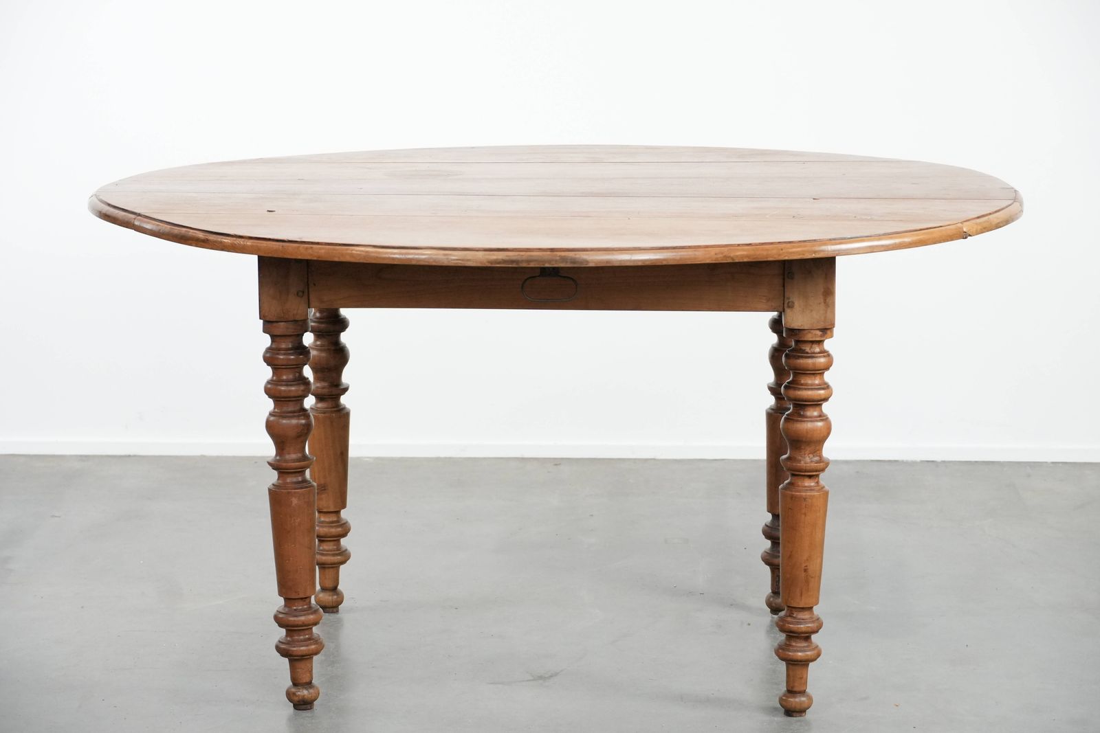 Beautiful Antique English Lop Eared Dining Table Made Of Walnut With Beautiful Colors And Graceful Legs photo for sale