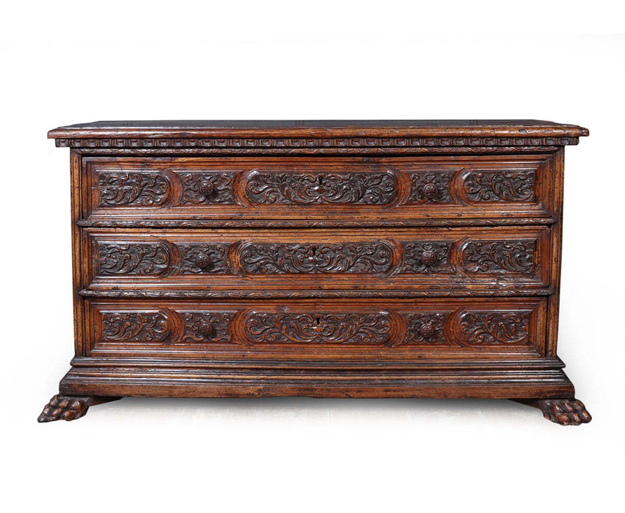 Early 17th Century Italian Walnut Cassettone   Chest Of Drawers