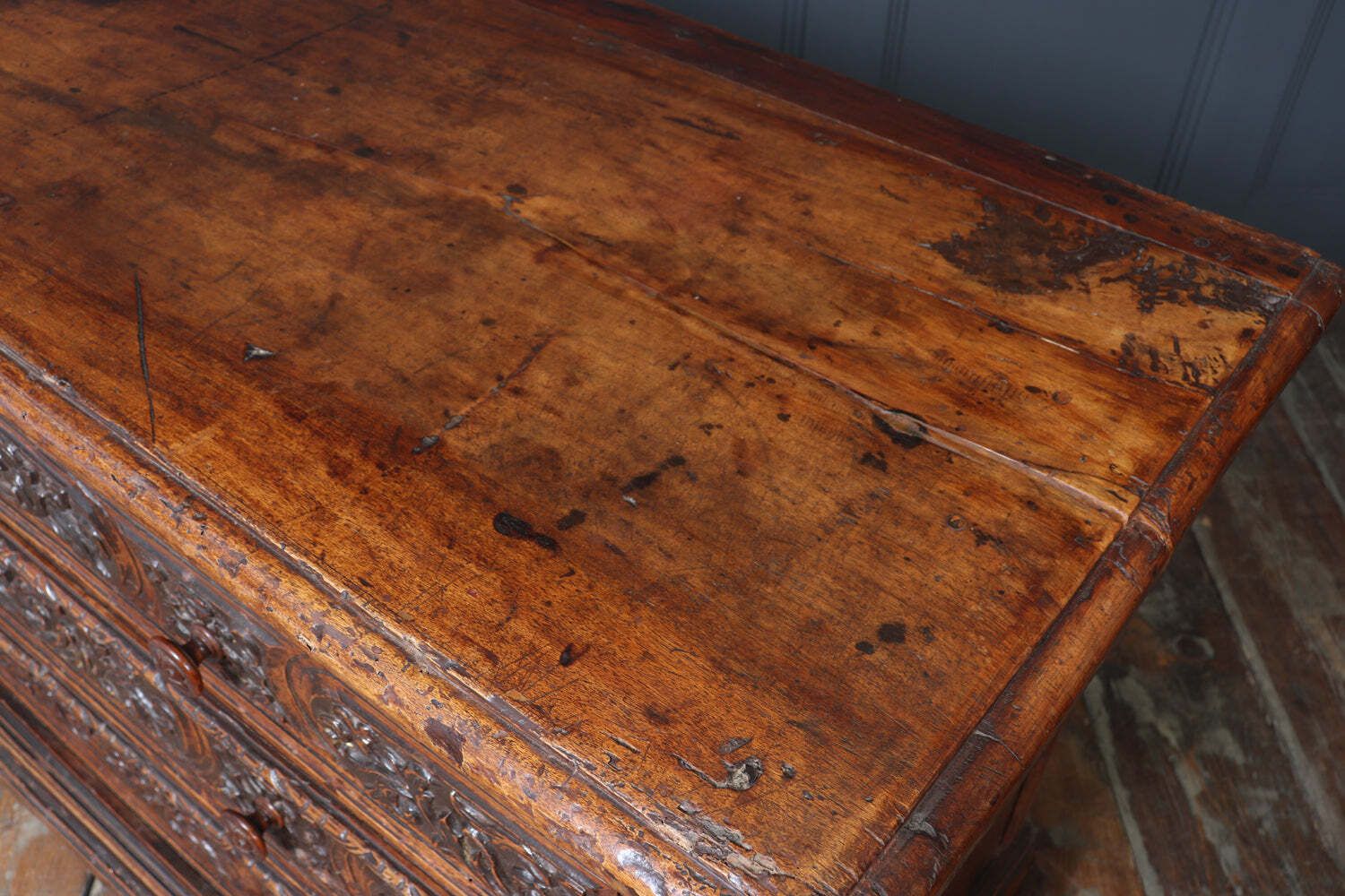 photo vinterior Early 17th Century Italian Walnut Cassettone   Chest Of Drawers