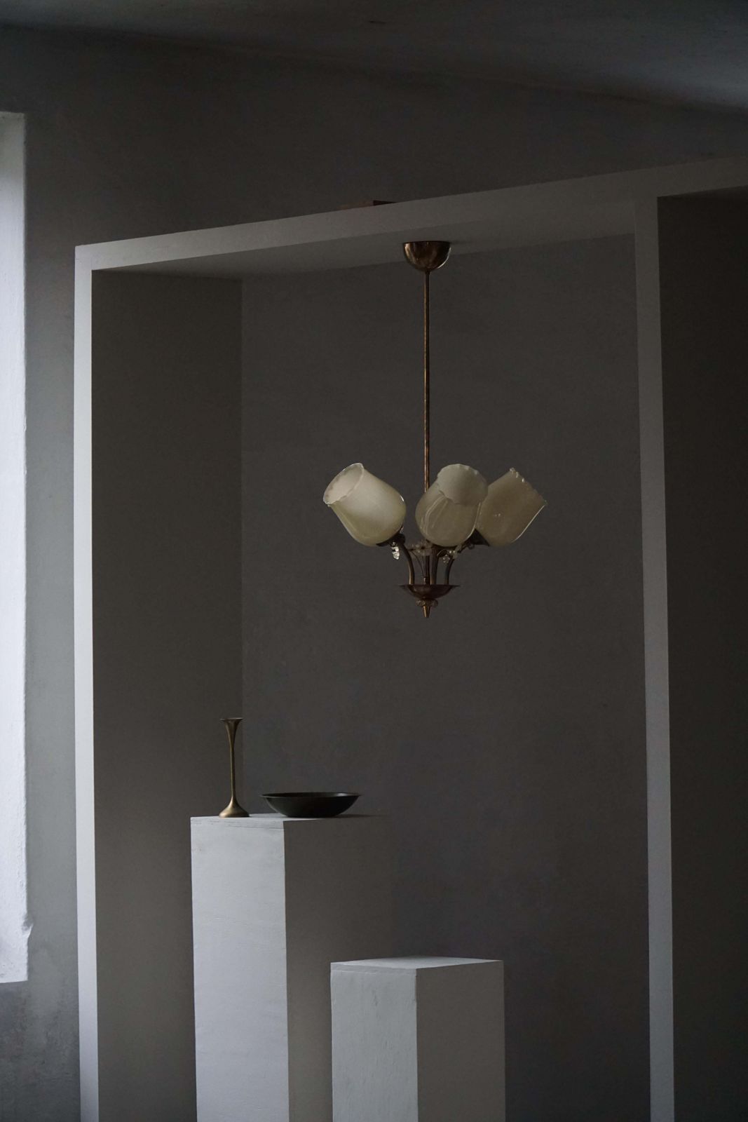 Lighting Mid Century Modern, Chandelier In Brass & Glass, Itsu, Finland, 1950s photo