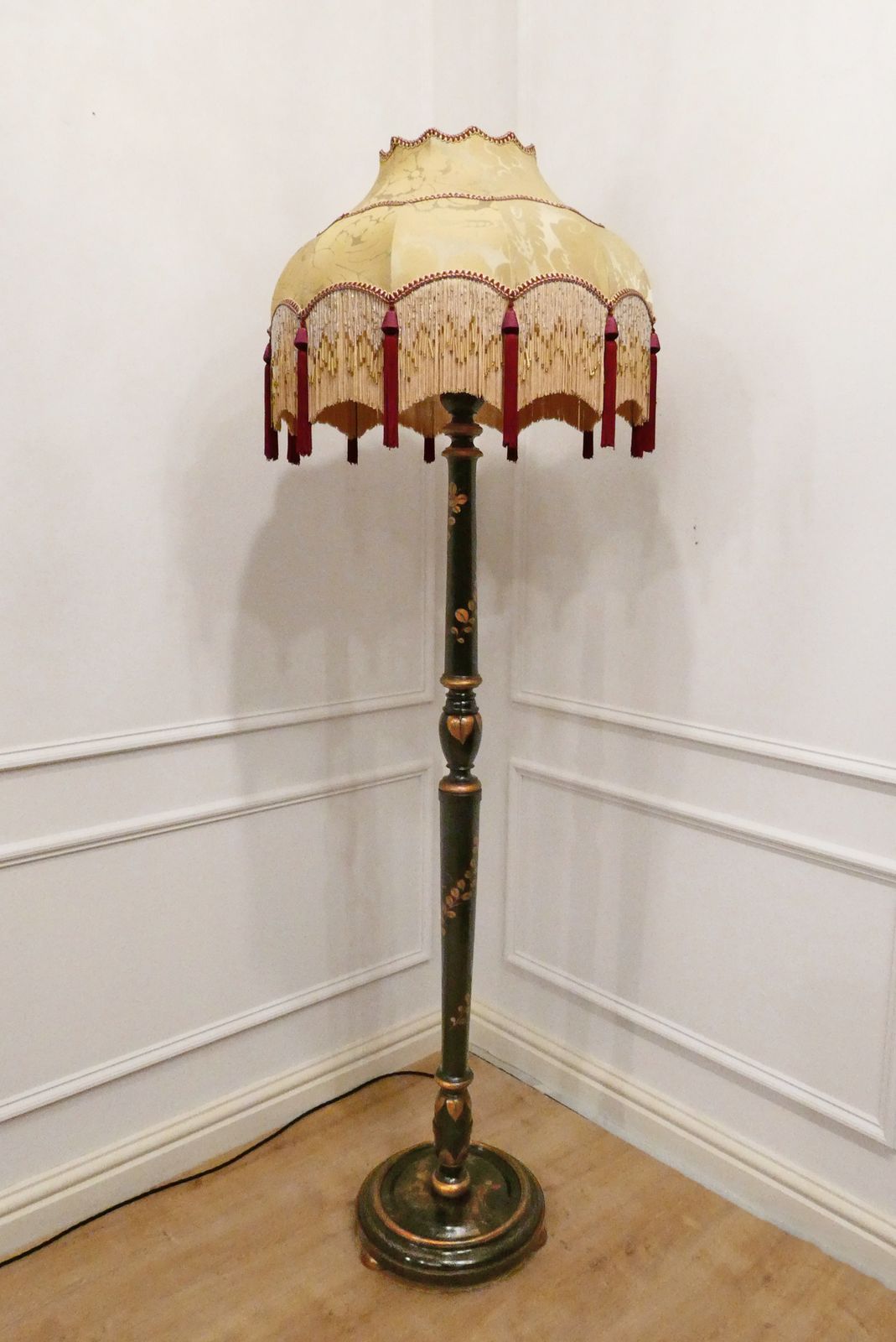 Edwardian Black Lacquered Chinoiserie Standard Floor Lamp