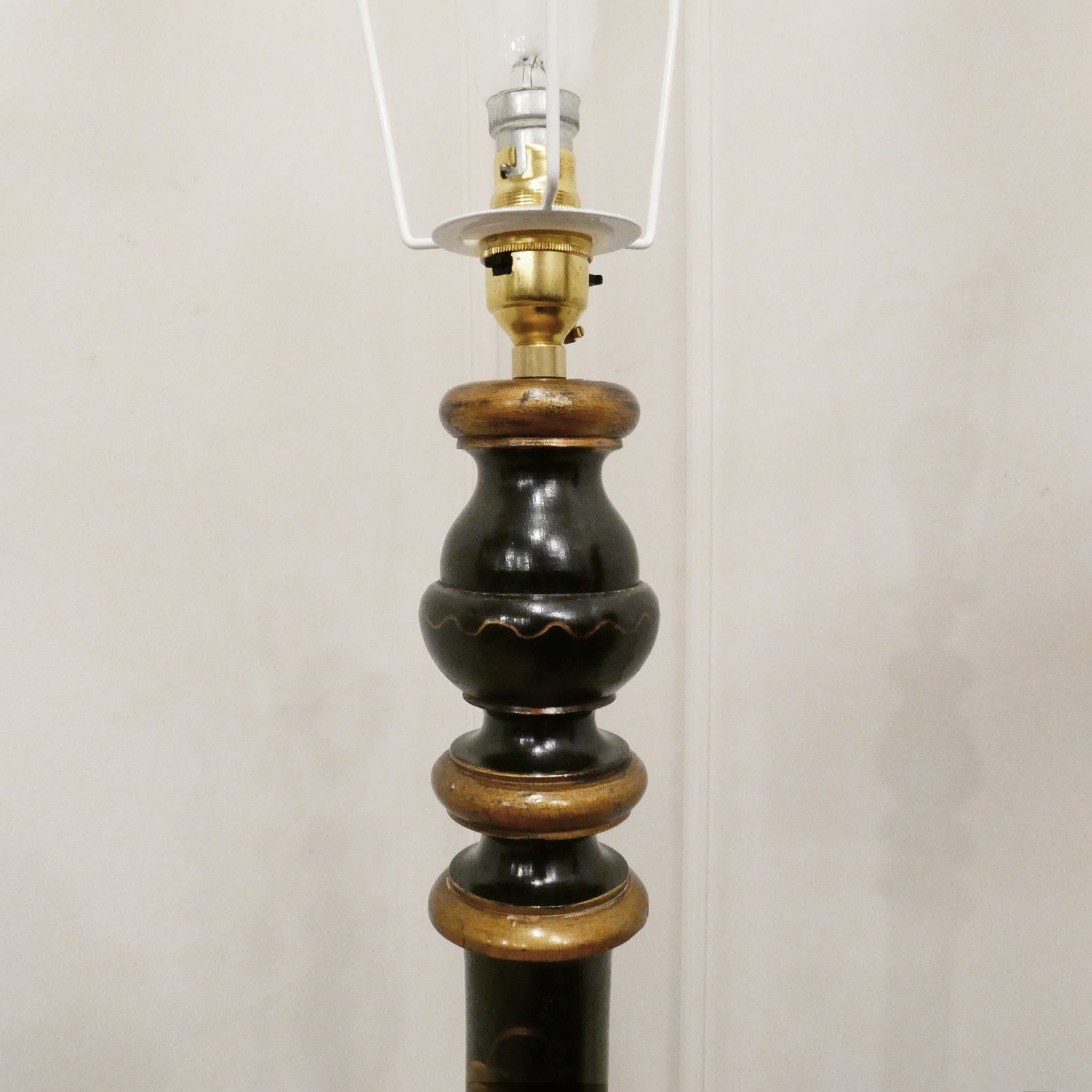 Edwardian Black Lacquered Chinoiserie Standard Floor Lamp photo vinterior