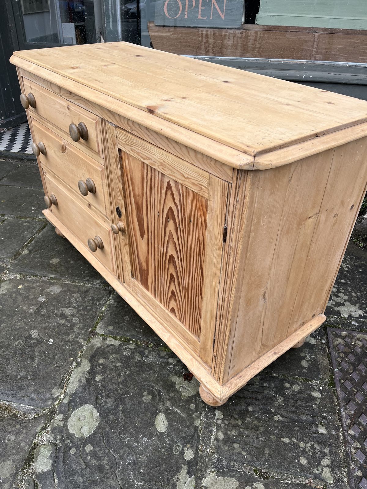 A Stunning Victorian Pine Dresser Base/Sideboard With Three Drawers photo Furniture