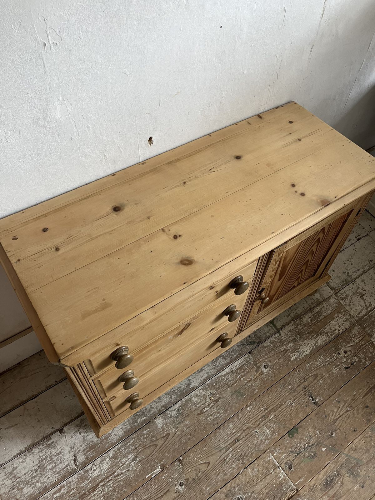 photo furniture A Stunning Victorian Pine Dresser Base/Sideboard With Three Drawers