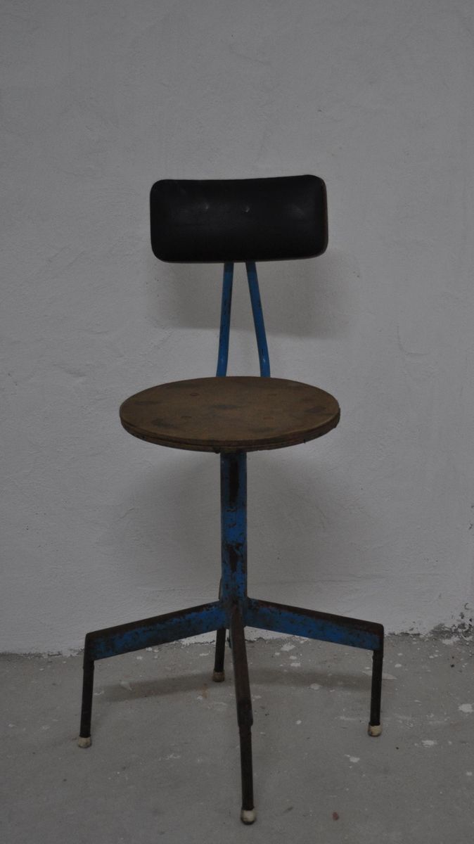 photo furniture Mid Century Industrial Iron Chair, 1960s
