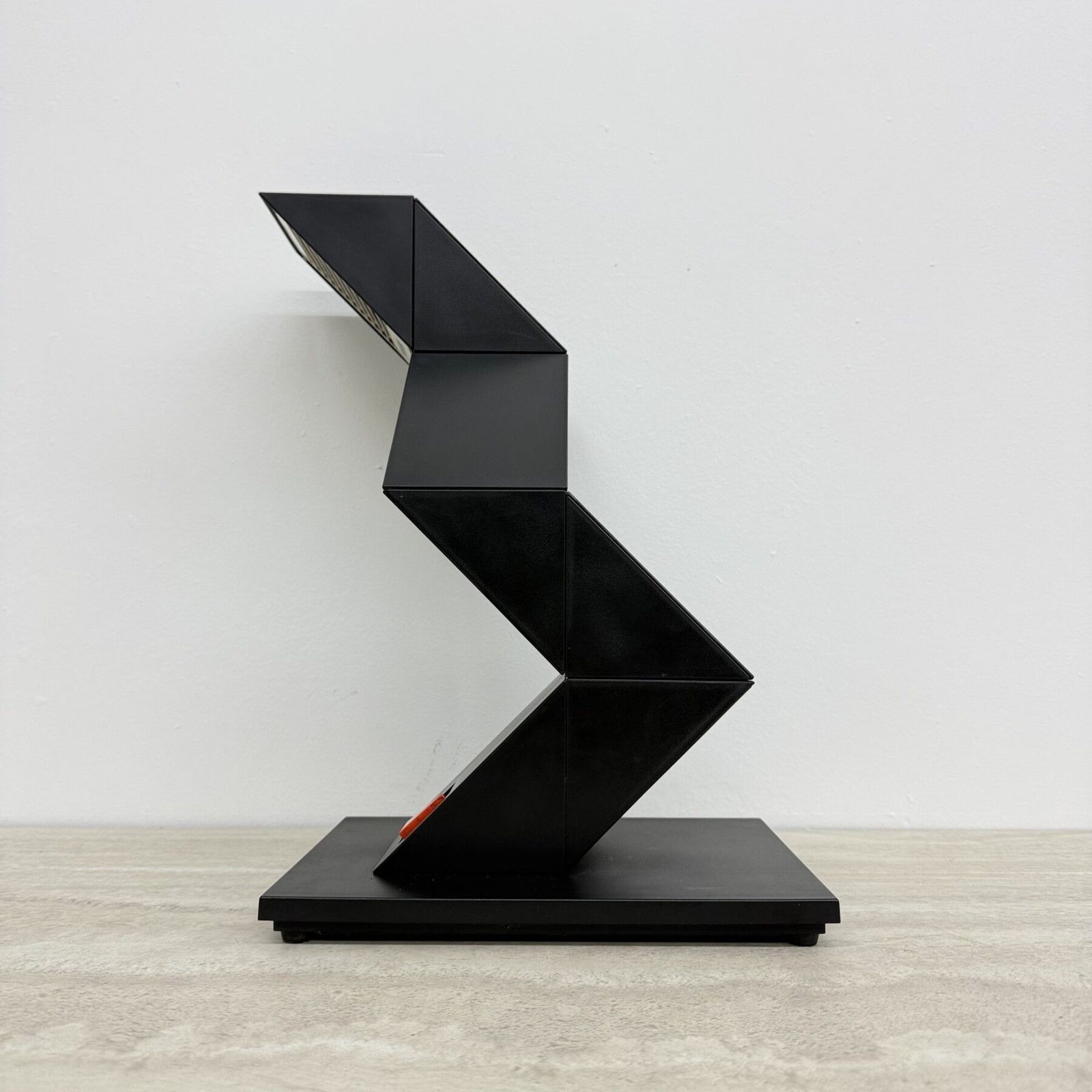 Zig Zag Bureaulamp Door Shui L.D.Chan Voor Massive, Jaren 1980 photo furniture