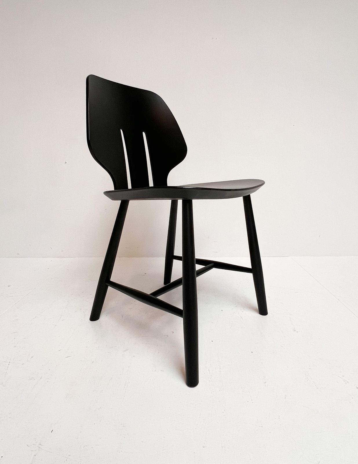 Set Of 9 Ejvind Johansson J67 Chairs For Fdb Mobler (Per Piece), 1970s photo vinterior