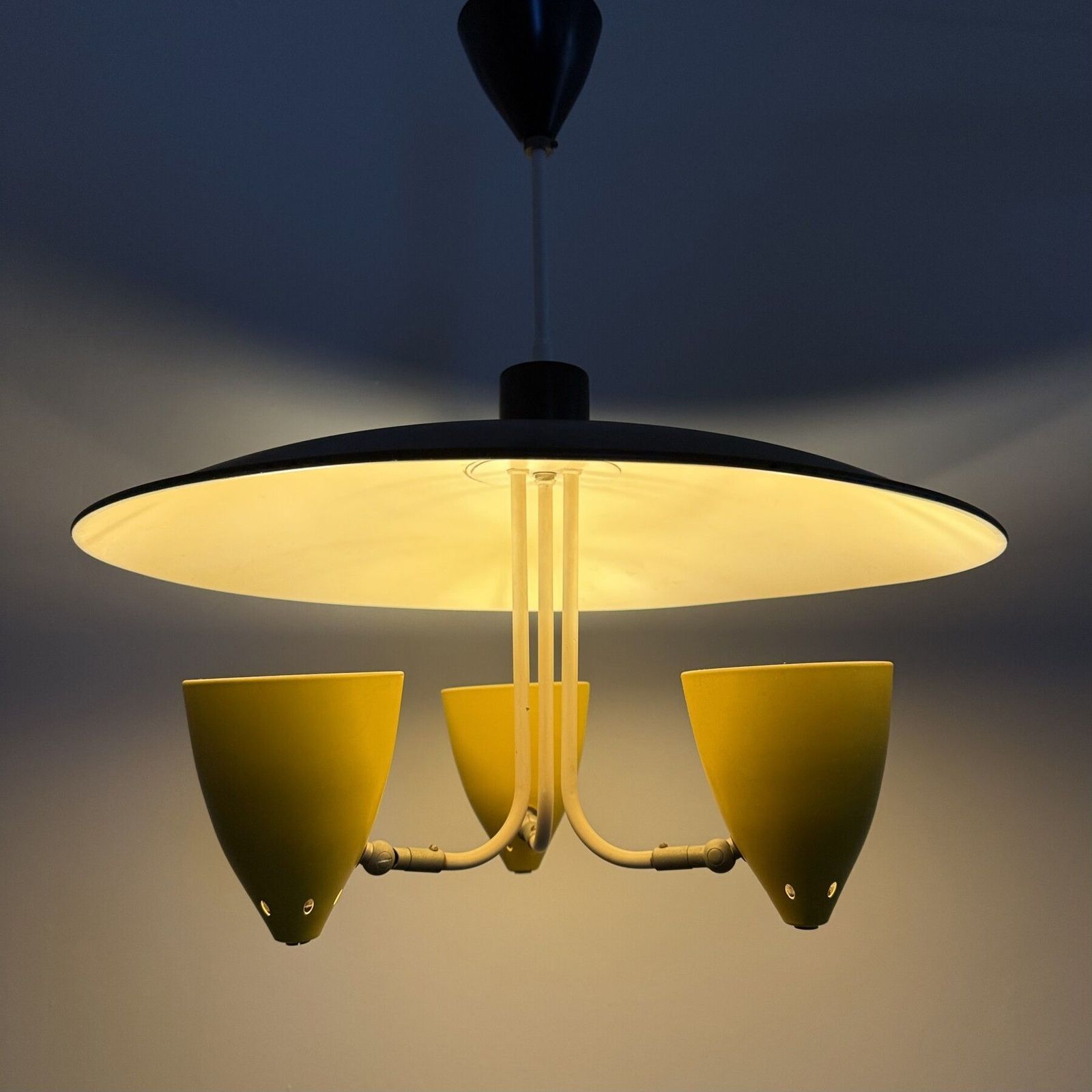 Hala Zeist Hanglamp J.H. Busquet Pendant, Ca. Jaren 1950 photo furniture
