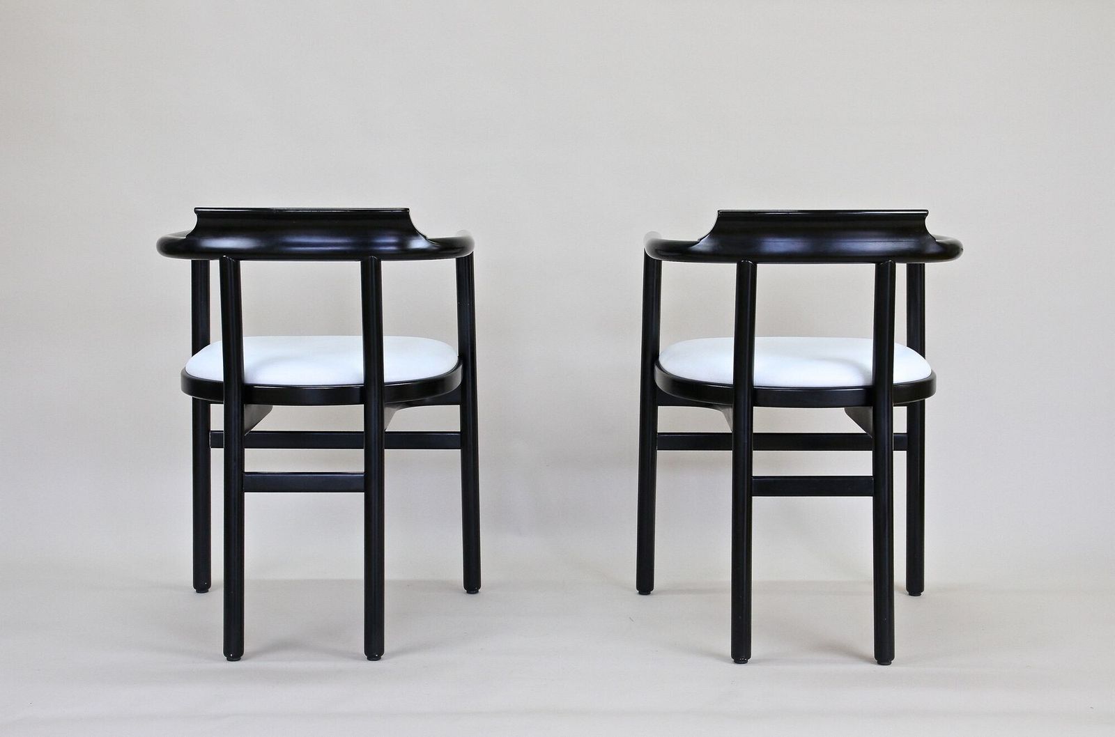 photo vinterior 20th Century Contemporary Thonet Armchairs   White Leather Upholstery, At 1980s