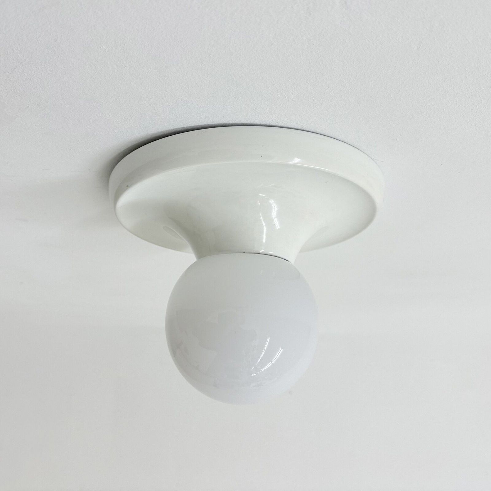 photo vintage Light Ball Wandlamp Van Achille Castiglioni Voor Flos, Ca. Jaren 1960, Italië