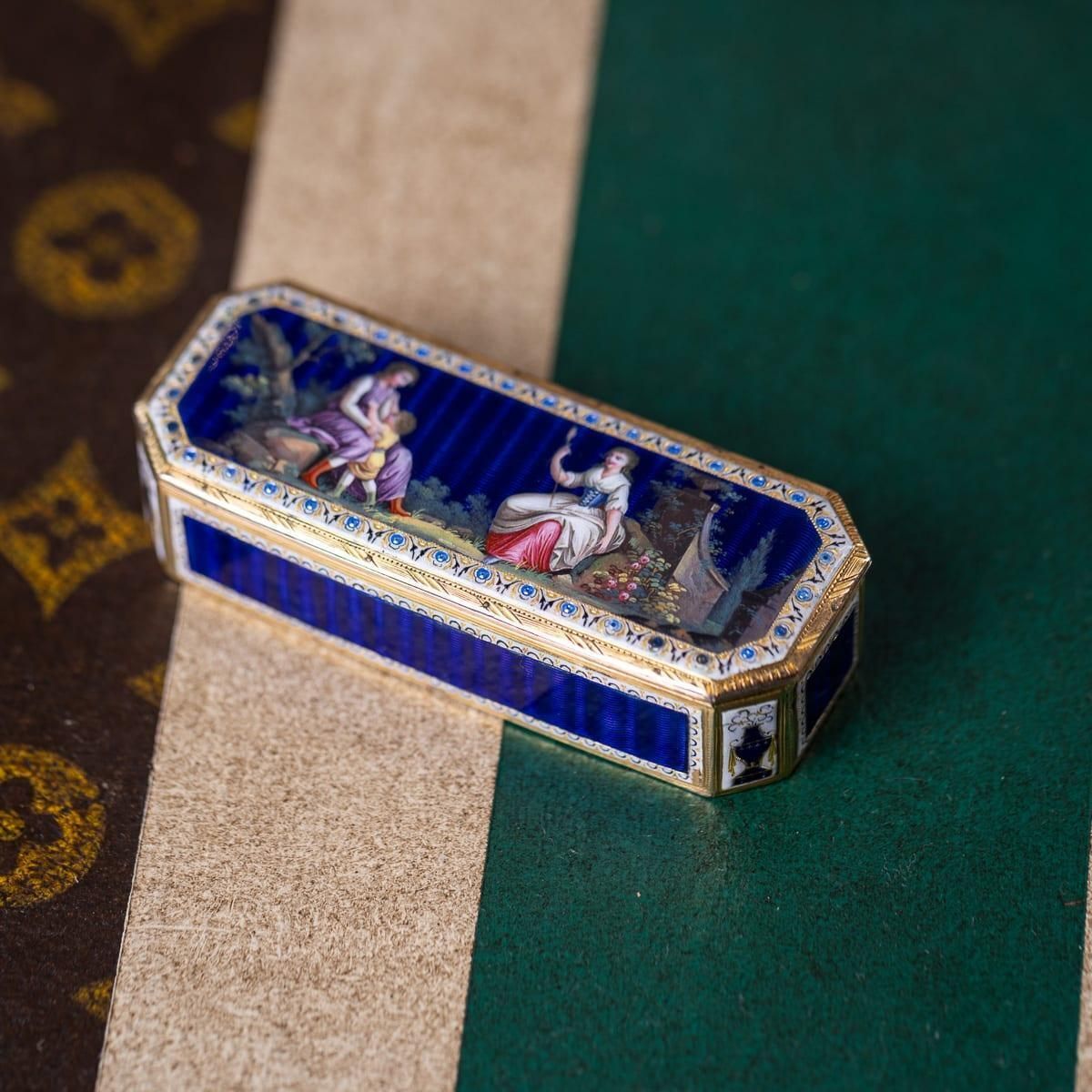 Antique 19th Century German 18k Gold & Enamel Snuff Box, Hanau C.1820 photo furniture