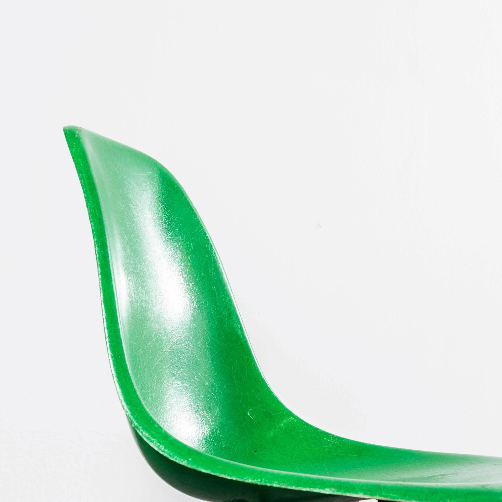 photo furniture 1960's Original Eames Dss Stacking Vivid Green Fibreglass Dining Chair   Set Of Six