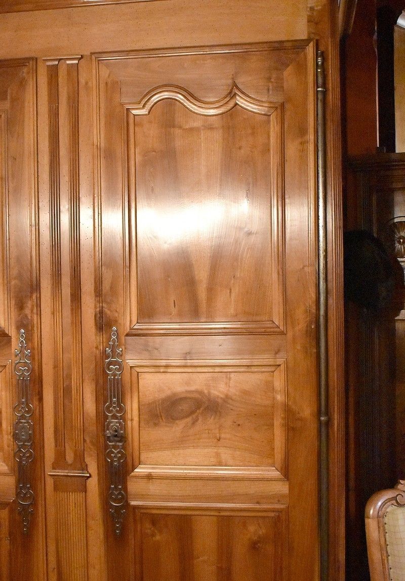 Louis XV Cabinet In Blond Walnut, 19th Century photo vinterior