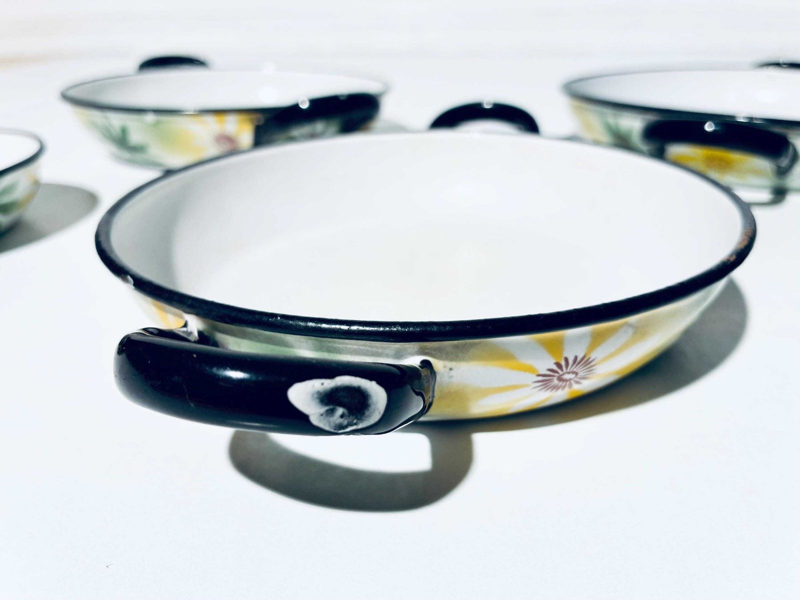 Five B.B.C. Badon Boutte & Cie Vintage Margaritta Daisy Enamel Cooking Pots Stews Set / French Kitchenware Decor photo vinterior