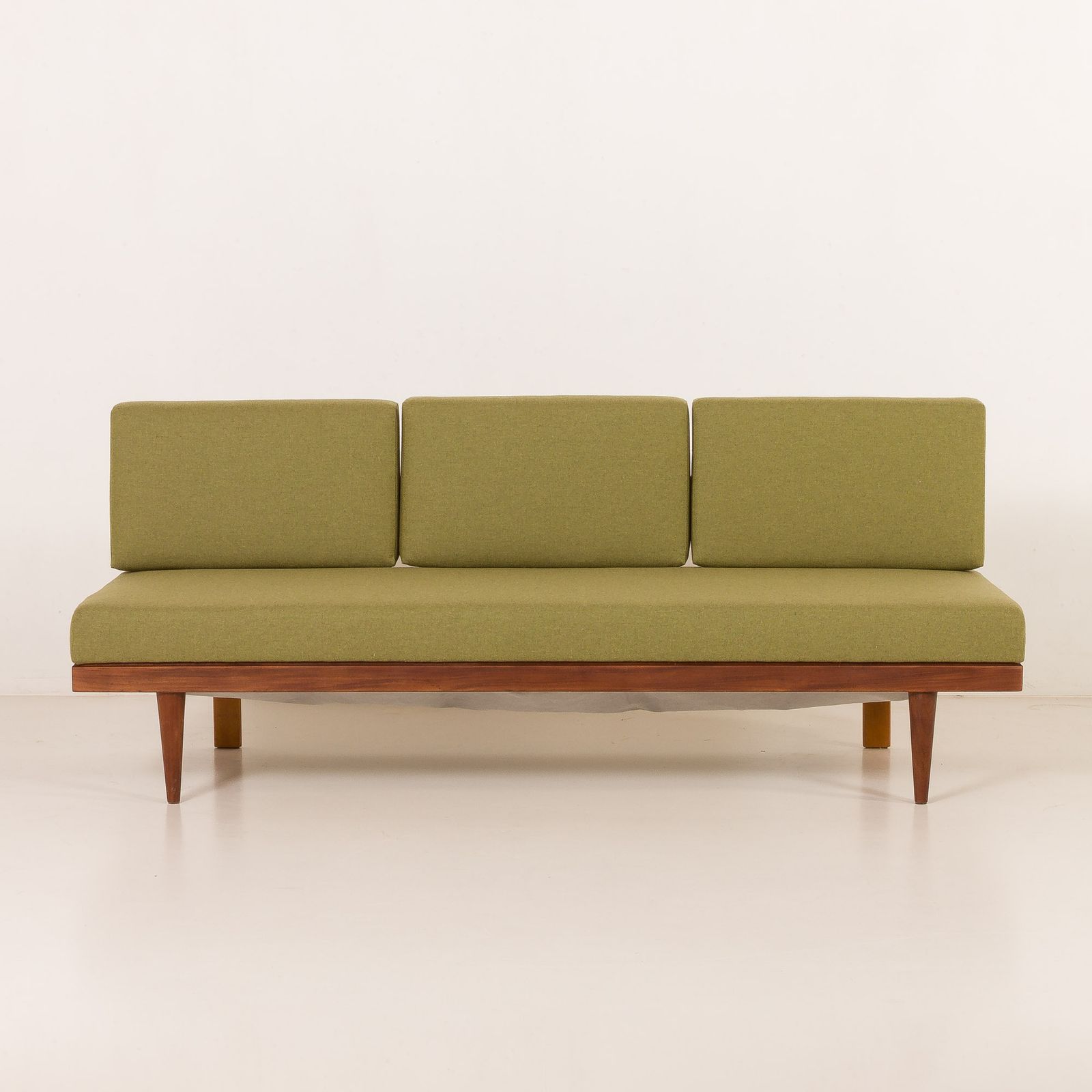 Svane Daybed Suit, Set Of 2 Sofas And A Side Table By Igmar Relling, Norway 1960s photo Furniture