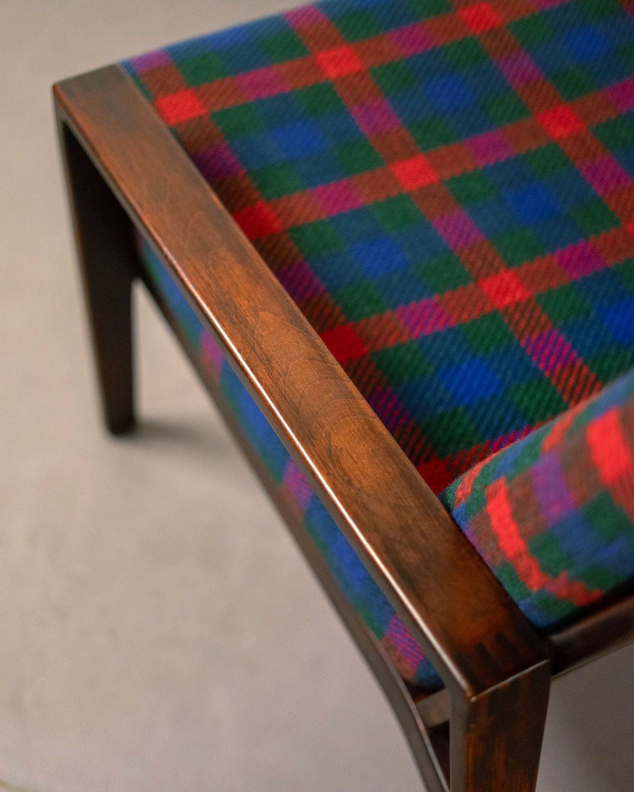 Knoll Antimott Armchair In Walnut And Tartan photo buy