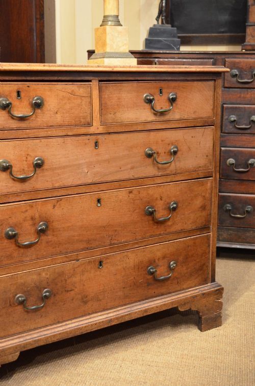 A George II Fruitwood / Walnut Small Chest Of Drawers. photo 2650.0