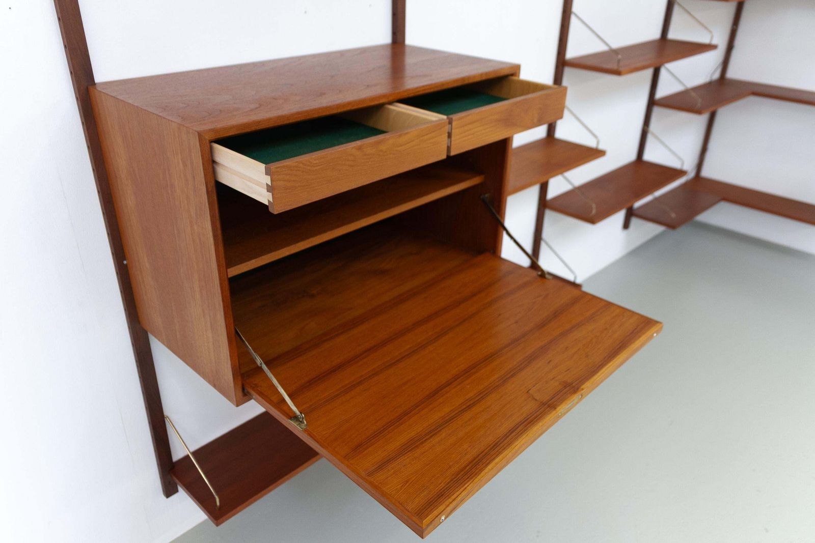 Danish 6 Bay Modular Teak Corner Wall Unit By Poul Cadovius For Cado, 1960s. photo 6058.0