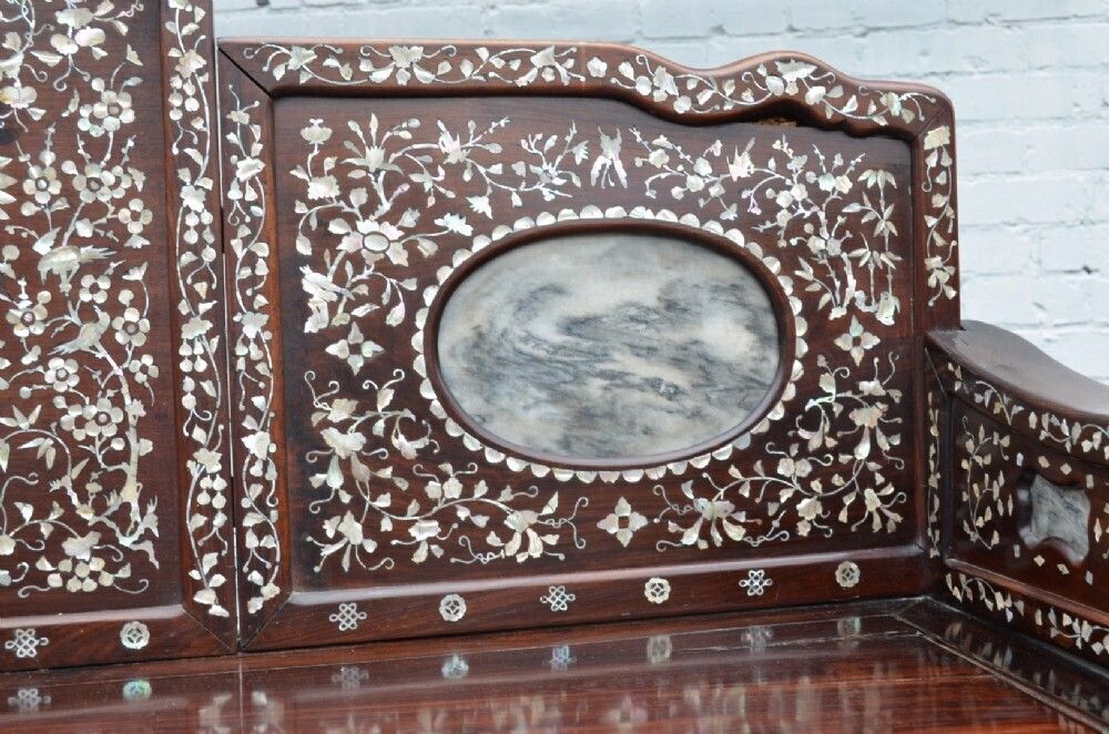 photo furniture Unusual Early 20th Century Large Chinese Export Bench Inlaid With Mother Of Pearl