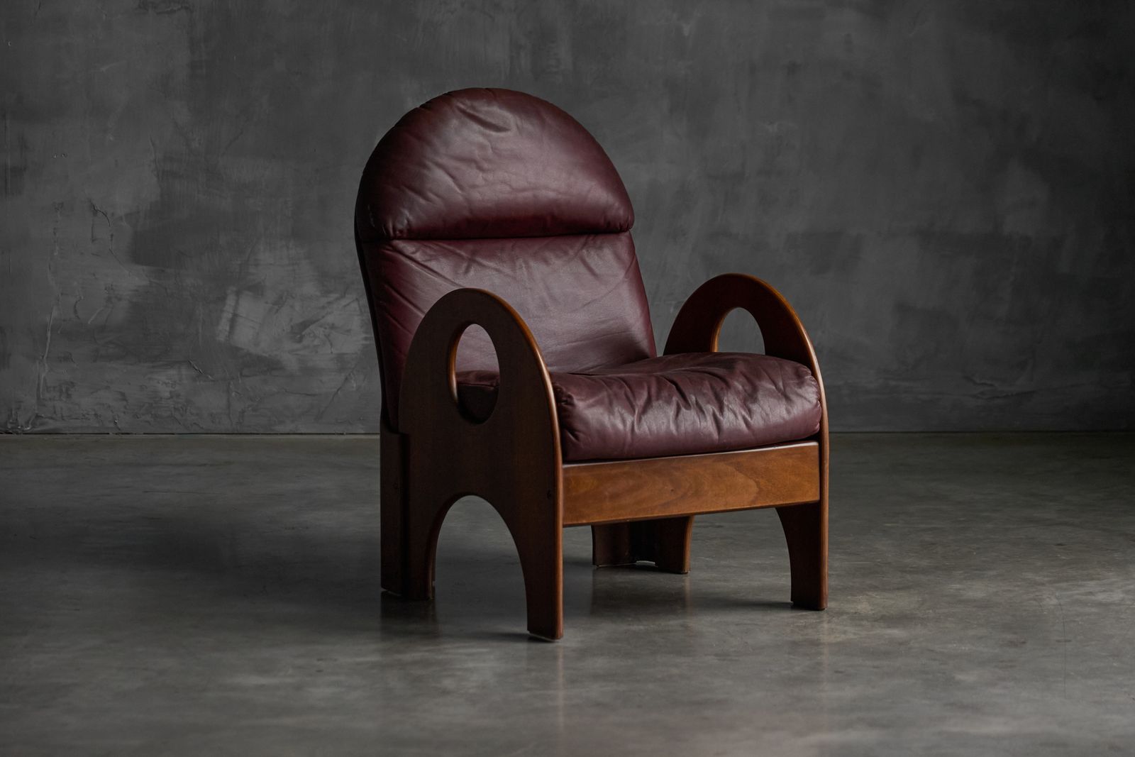Gae Aulenti Arcata Easy Chair In Walnut And Burgundy Leather, 1960s photo vintage
