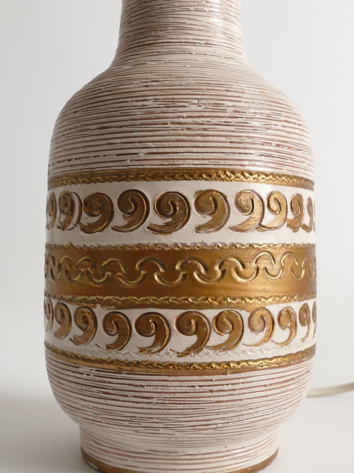 White And Gold Ceramic Table Lamp By Fratelli Fanciulacci, Italy 1970's photo for sale