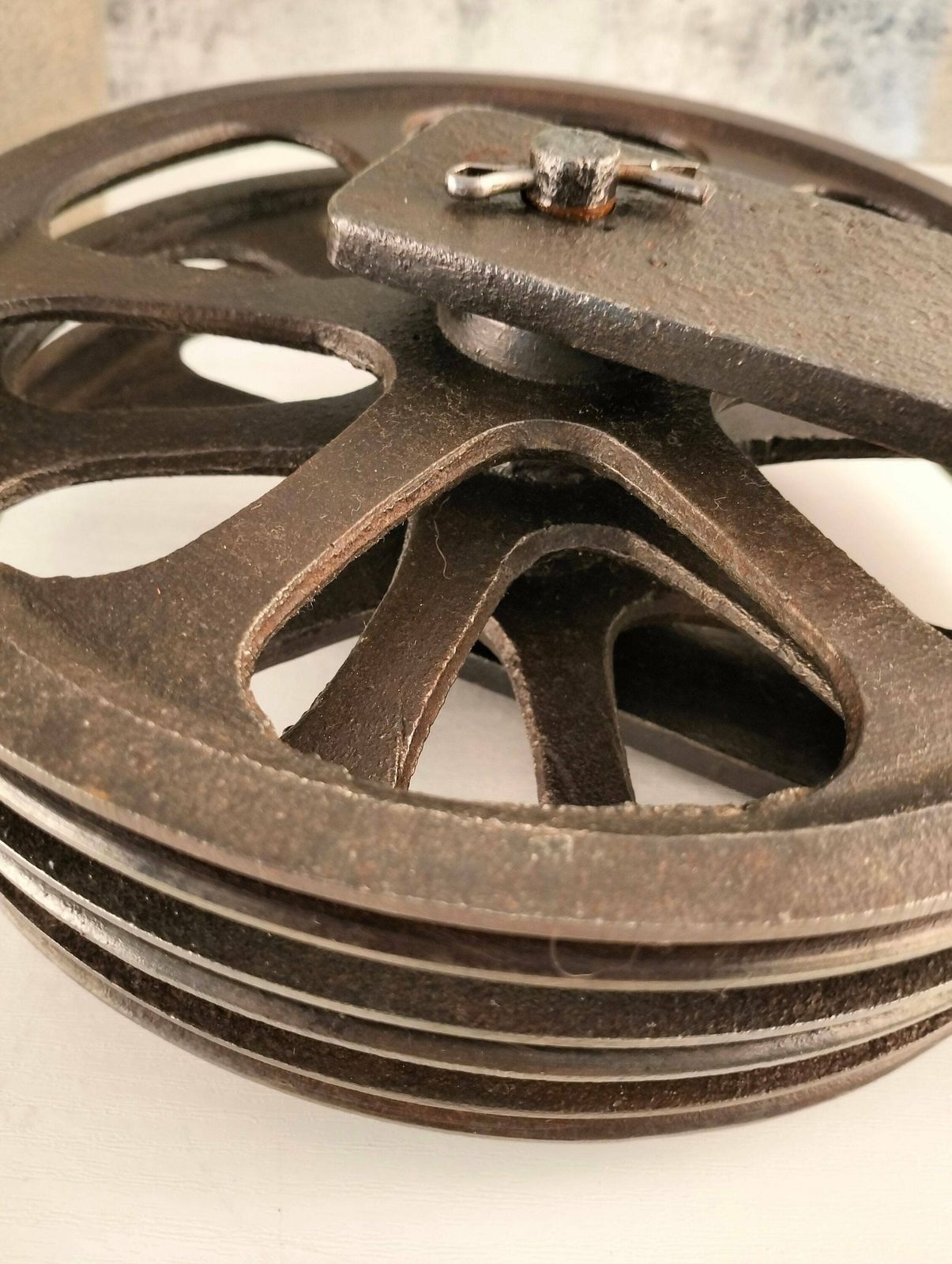 French Antique Three Wheel Pulley, Vintage Industrial Heavy Pulley, Industrial Farm Vintage Steel Pulley photo vintage