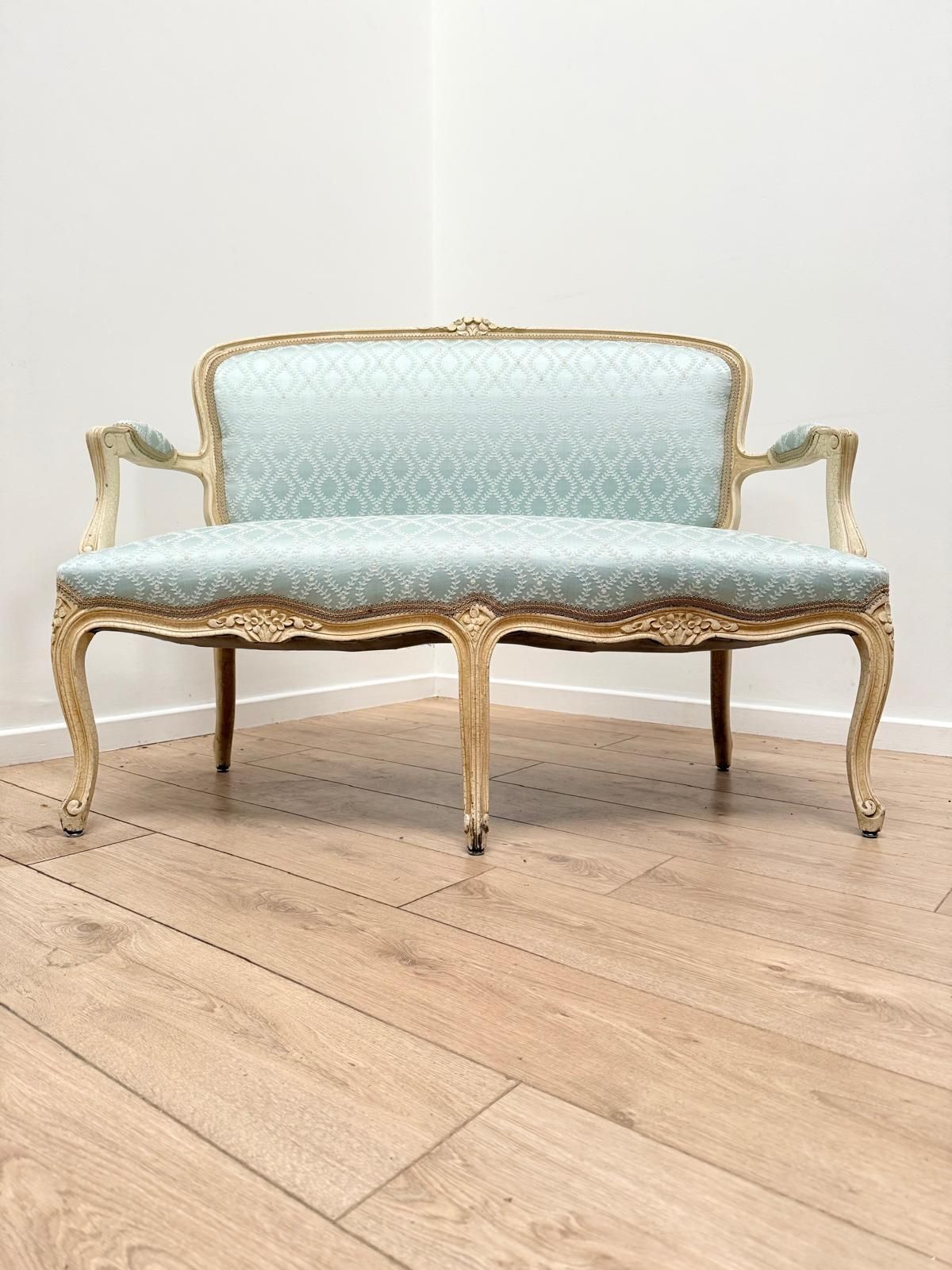 Very Elegant French Regency Begere Louis XV Style Sofa 0221. photo vinterior