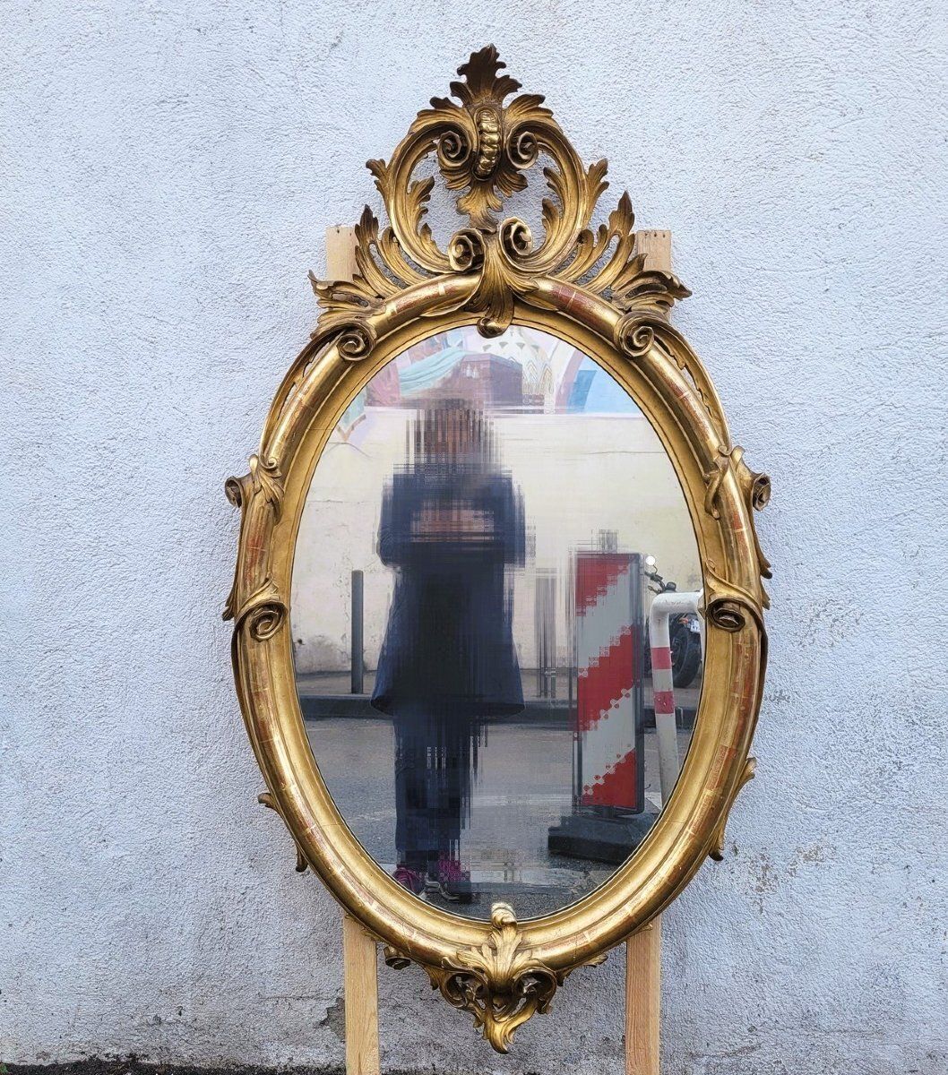 Home Decor Large Oval Mirror In Carved Gilt Wood, 19th Century photo