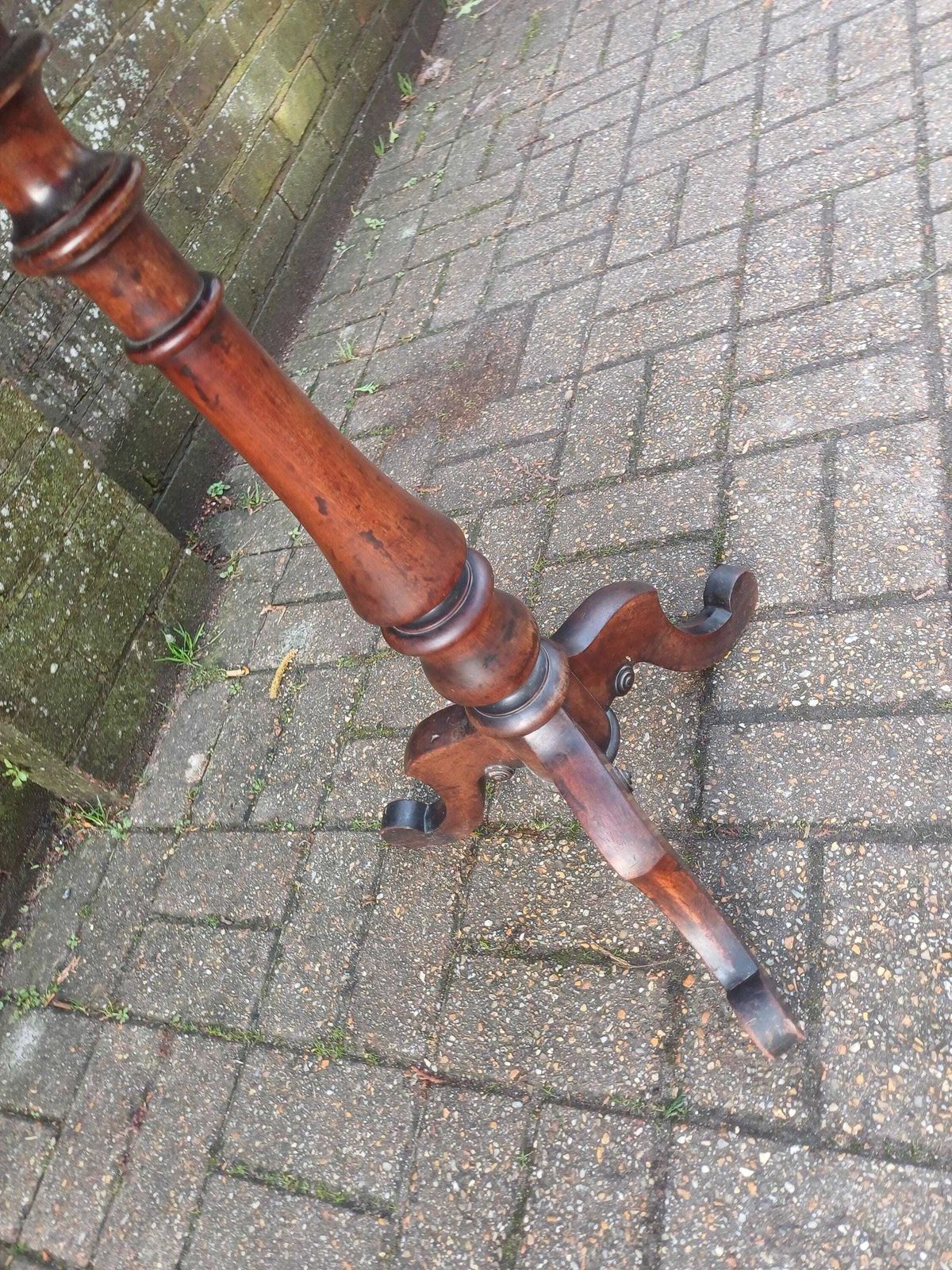 photo furniture Victorian Mahogany Wine Table Side Table Antique Occasional Lamp Table Tripod Base Turned Column Sturdy Top Deep Patina