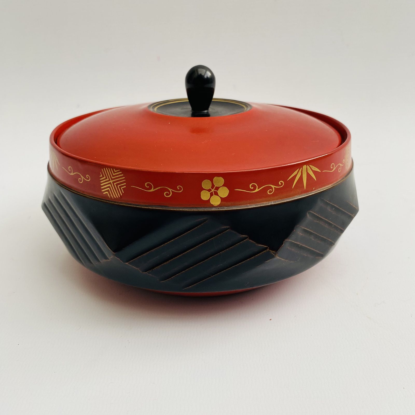 Vintage Japanese Lacquered Wooden Pot: Red & Black Floral Design photo vintage