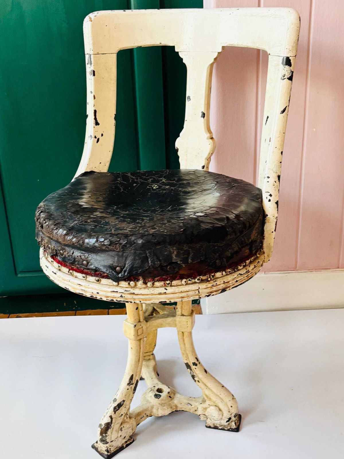 photo vintage Rare Antique Cast Iron & Mahogany Steamer Ship Captain's Swivel Chair Salvage Project