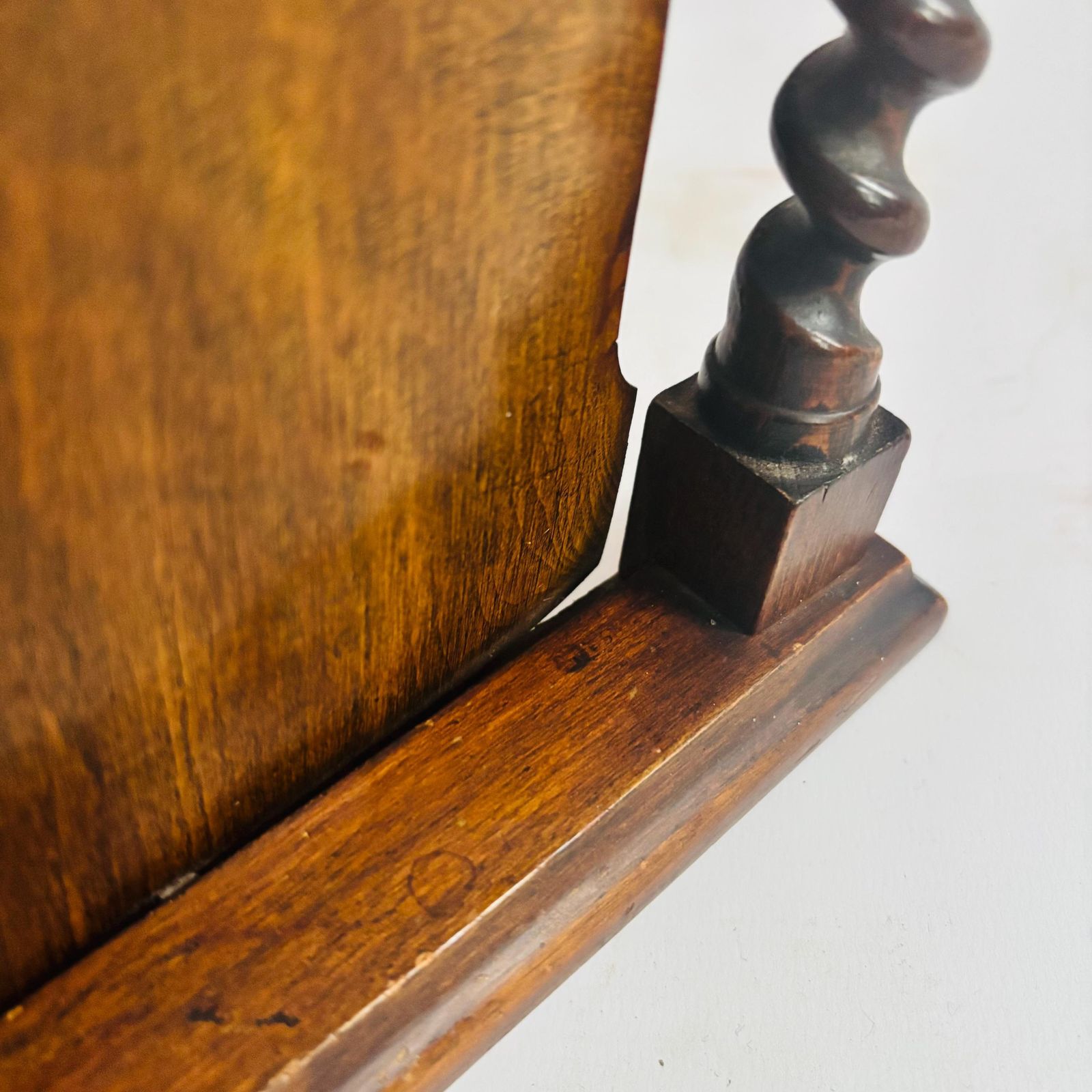 photo vinterior Antique Edwardian Twisted Mahogany Entrance Hall Mirror: Beveled Round Mirror & Key Hooks