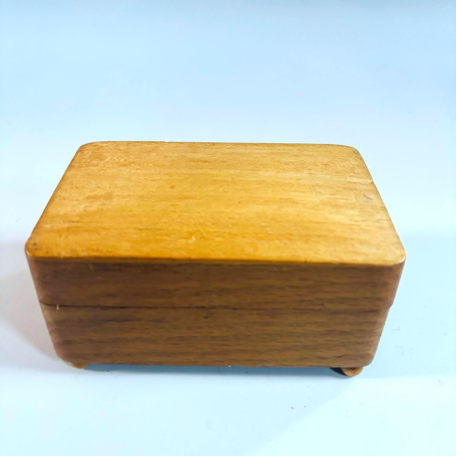 Vintage Reuge Style Musical Jewelry Box: Dancing Folk Couple, Thatched Cottage photo 100.0