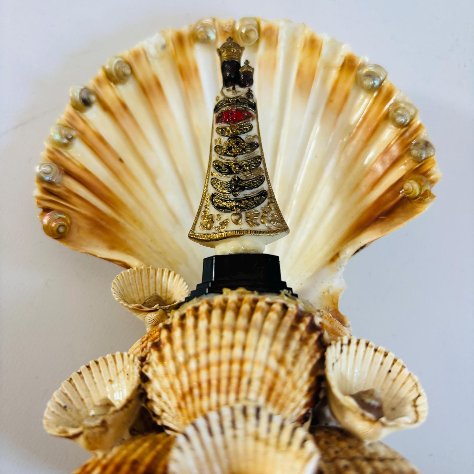 Antique Shell Shrine: Our Lady Of Montserrat, Black Madonna Folk Art photo vinterior