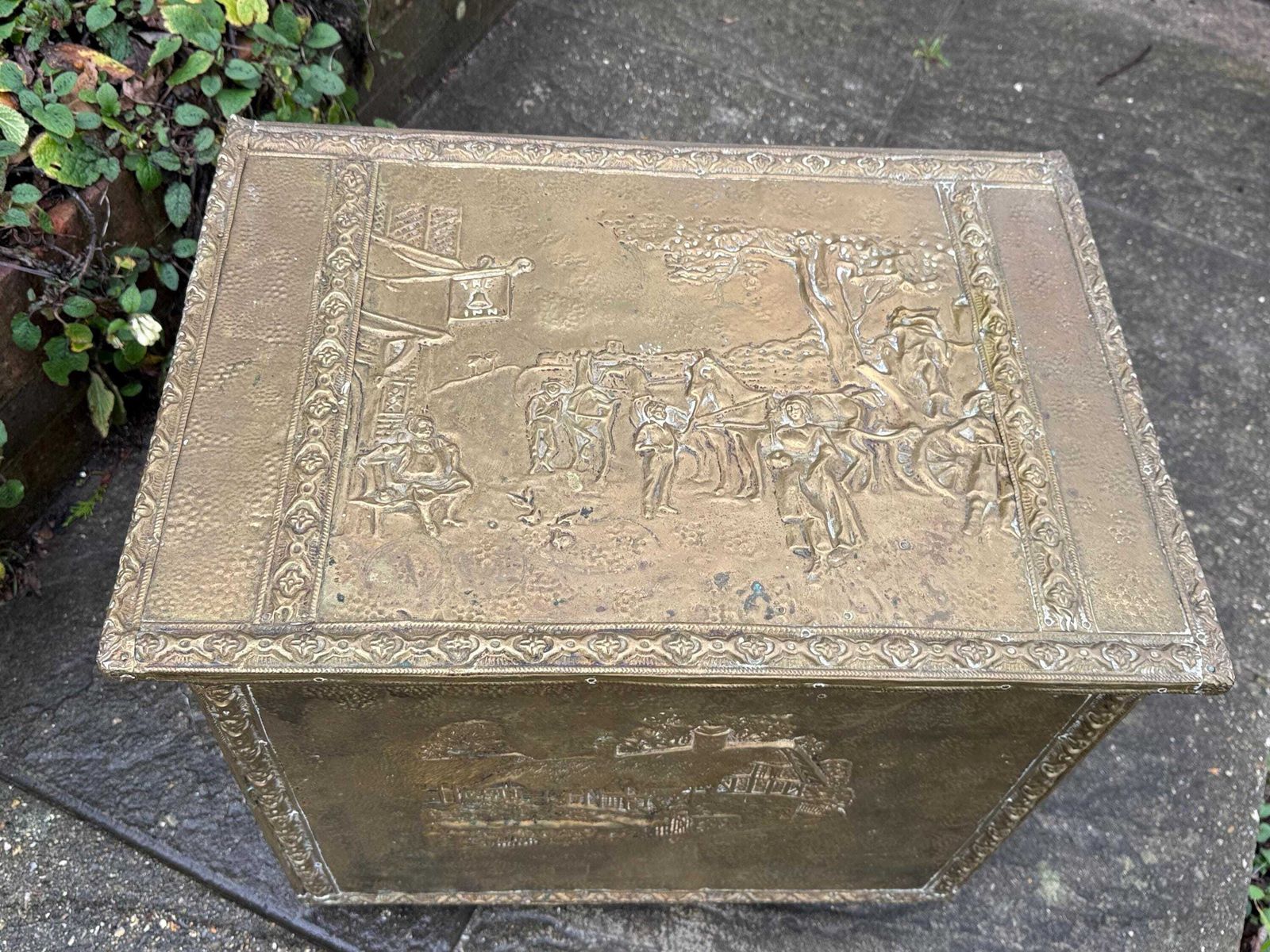 Mid Century Superb Brass Coal Box Victorian Style Embossed Log Bin Fireside Storage Chest   Toy Box, Treasure Chest, Wood Storage photo 200.0
