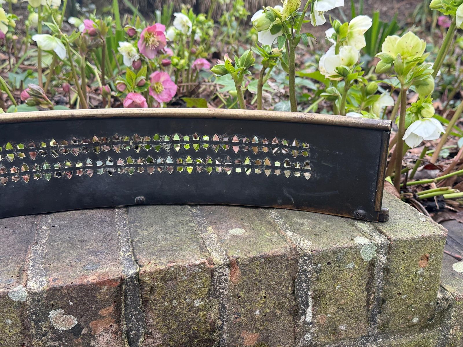 Home Fixtures Antique Brass Fire Fender Victorian Pierced Hearth Fender Decorative Fireplace Guard photo