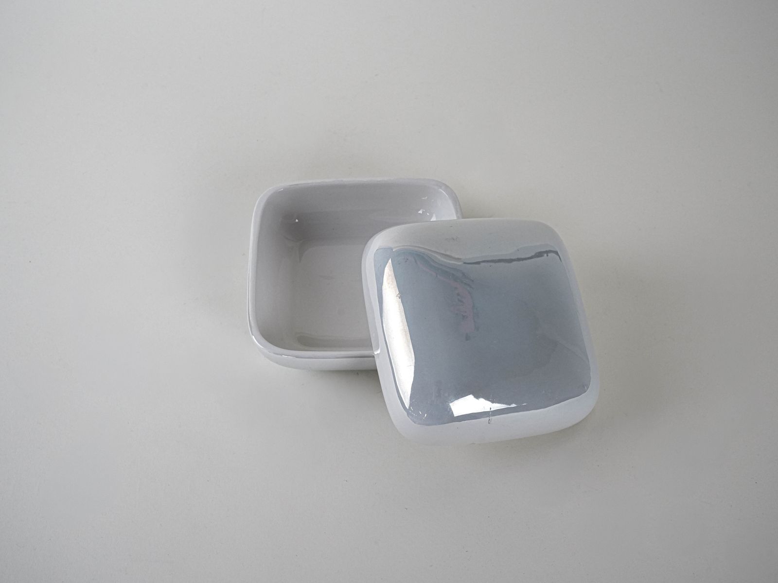 Porcelain Box, Italian Design, 1970s, Manufactured In Italy photo vinterior