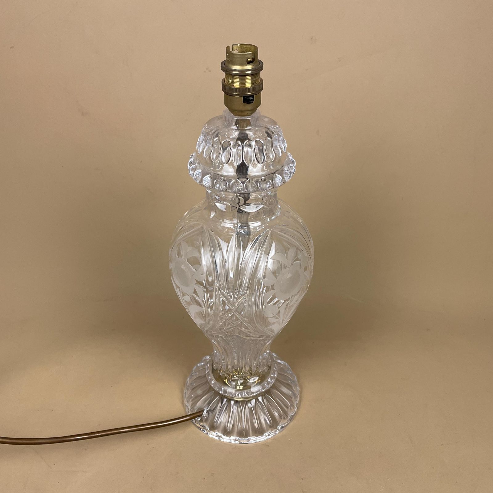 Antique Clear Cut Glass Lamp Light Bedside Table Gold Brass Fitting Column Art Deco Round Base Vintage Floral Patterned photo 116.0