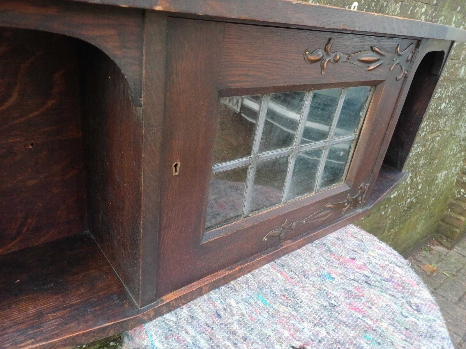 photo vinterior Antique Arts And Crafts Oak Wall Cabinet Shelf Art Nouveau Leaded Glass Cupboard Art Nouveau Hanging Storage Unit