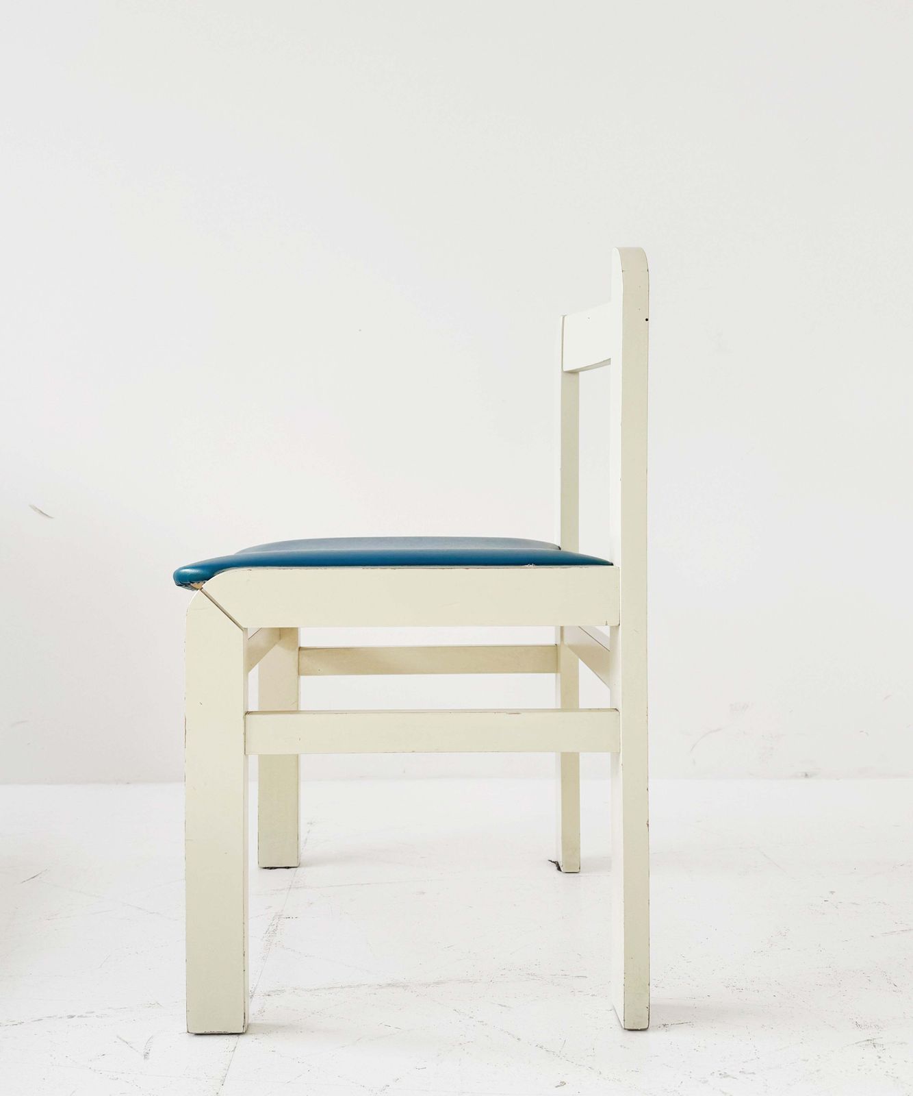 Lacquered Wooden Chair With Padded Seat – 1950s/1960s photo furniture