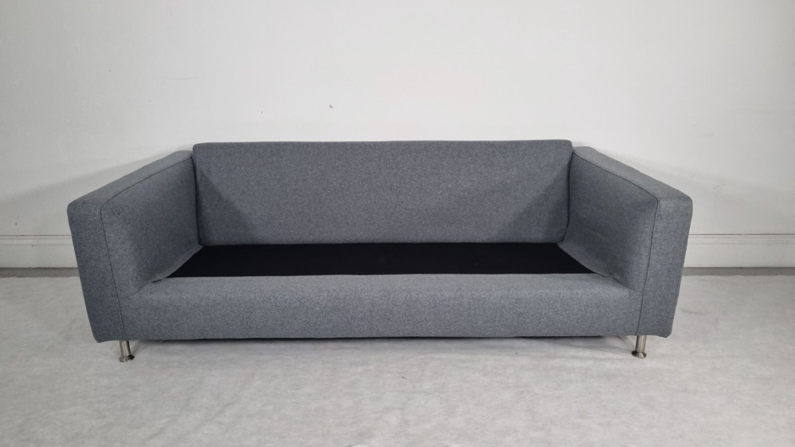 Minotti Sofa In Luxuriously Soft Mid Grey Wool Immaculate Condition photo vinterior