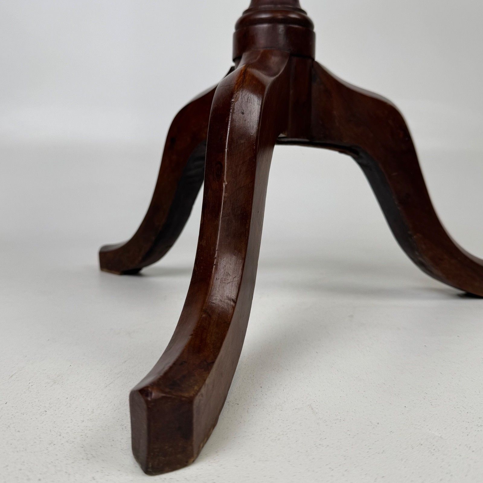 Antique 19th Century Small Octagonal Side Table In Mahogany photo 365.0