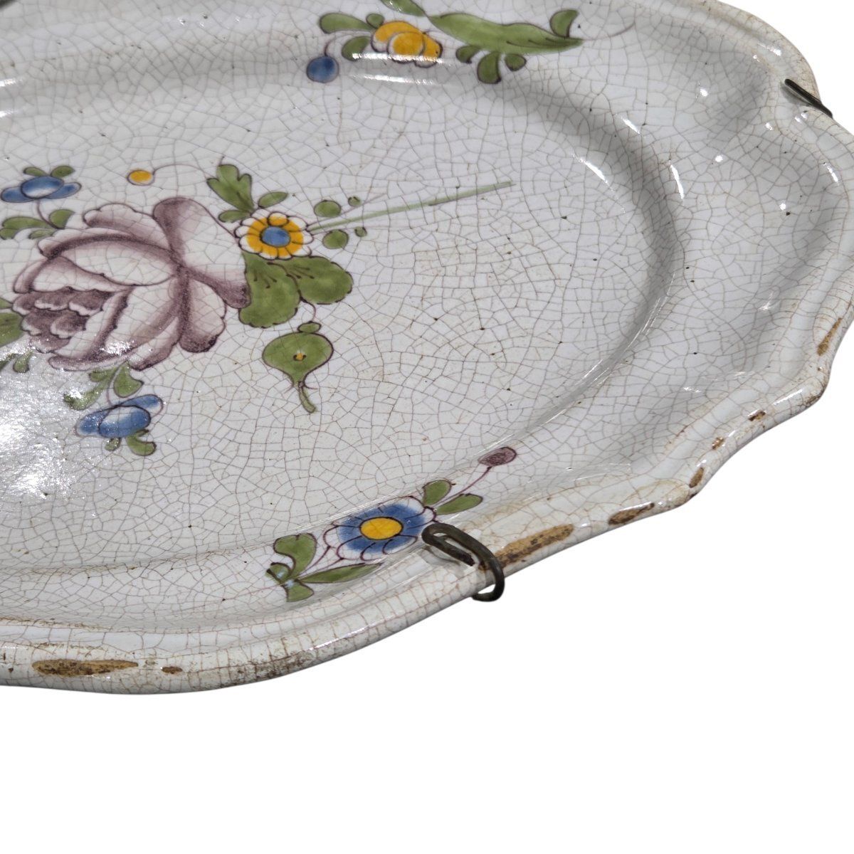 Plat ovale d'époque en faïence. Fin du XVIIIe siècle - Sud-Ouest de la France (Bergerac ?) photo buy