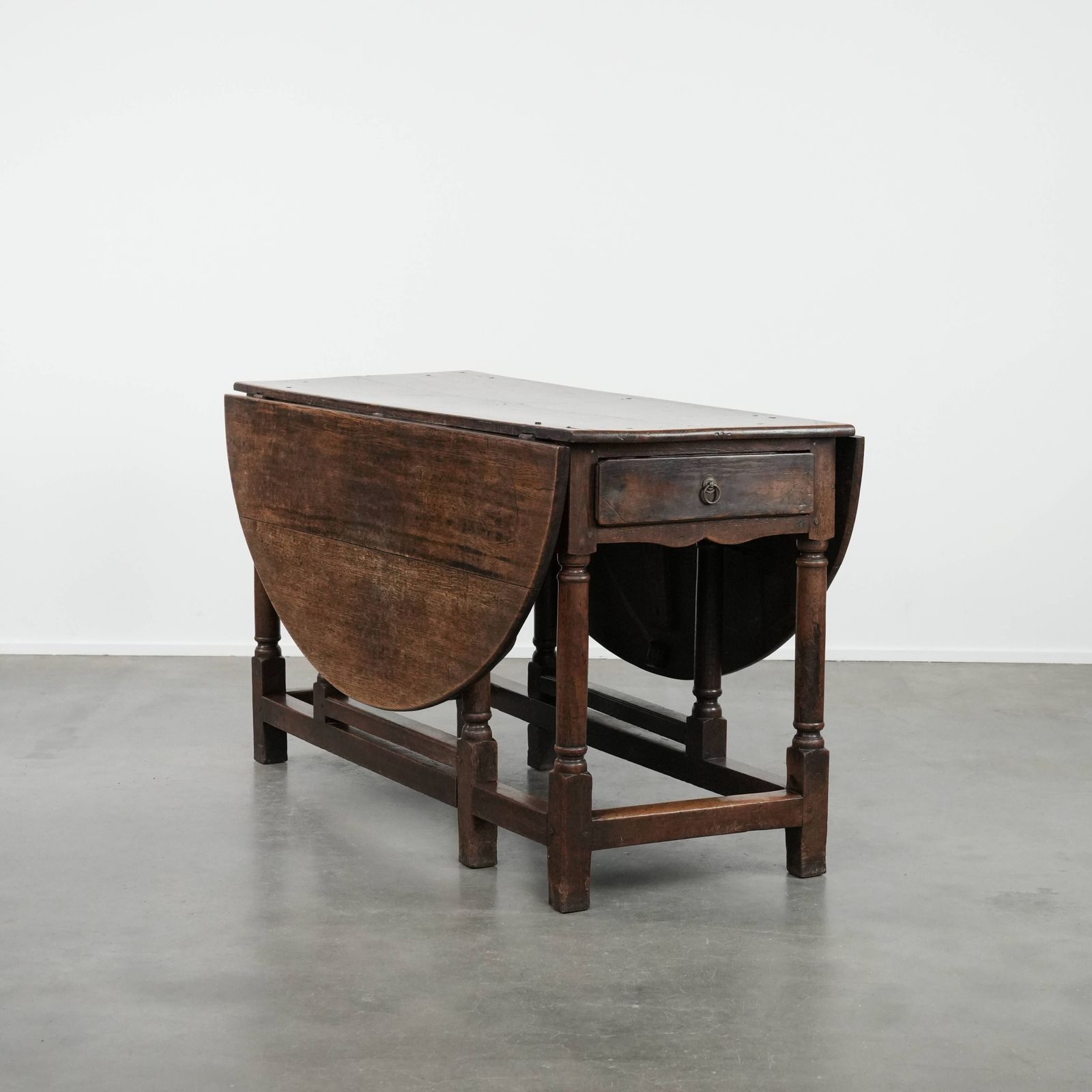 Antieke Engelse Eiken Zij /Eettafel/Gateleg Tafel Uit De 18e Eeuw Met Prachtige Patina